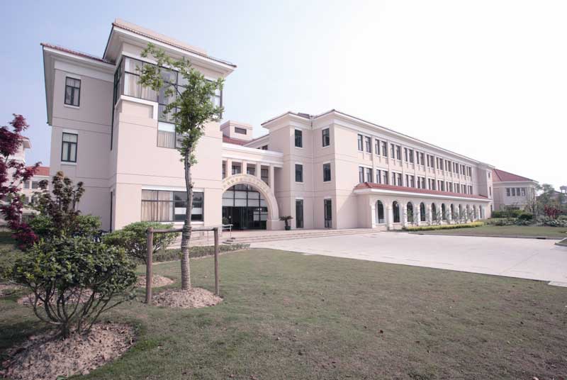 Les Roches Global Hospitality Education