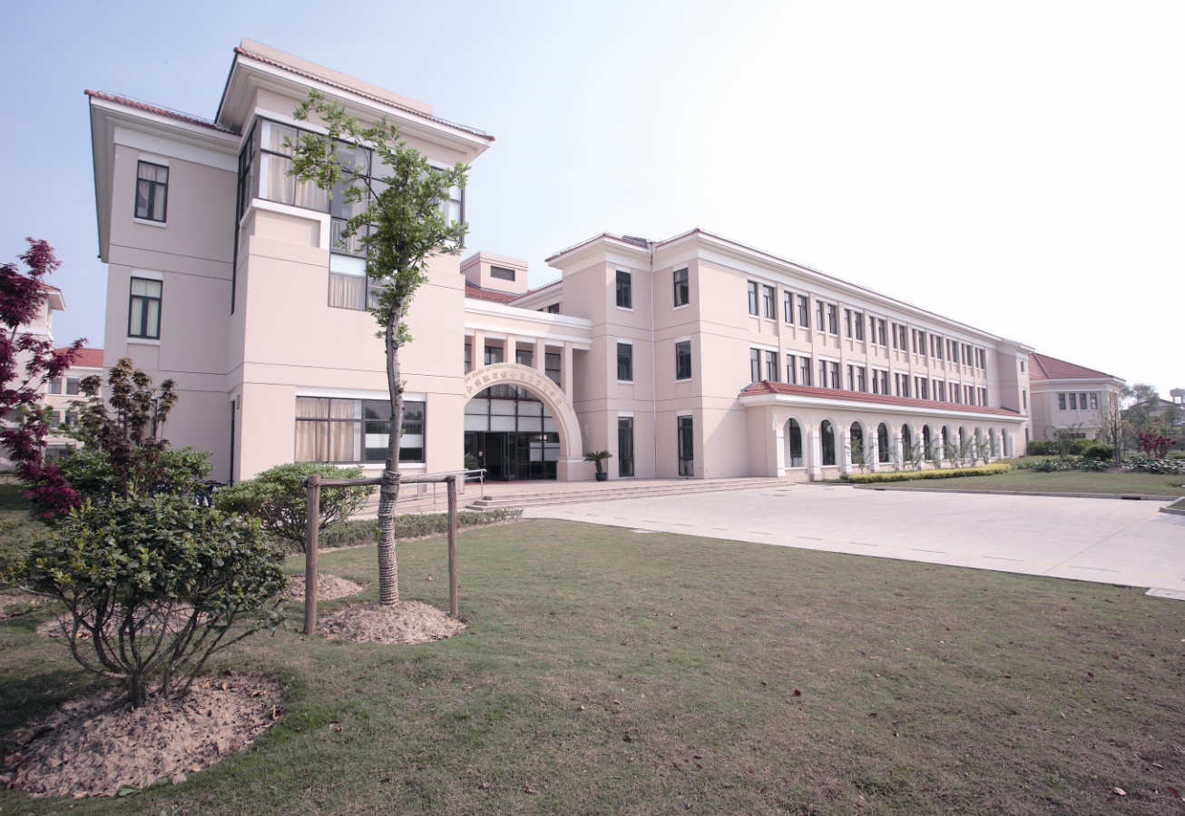 Les Roches Global Hospitality Education
